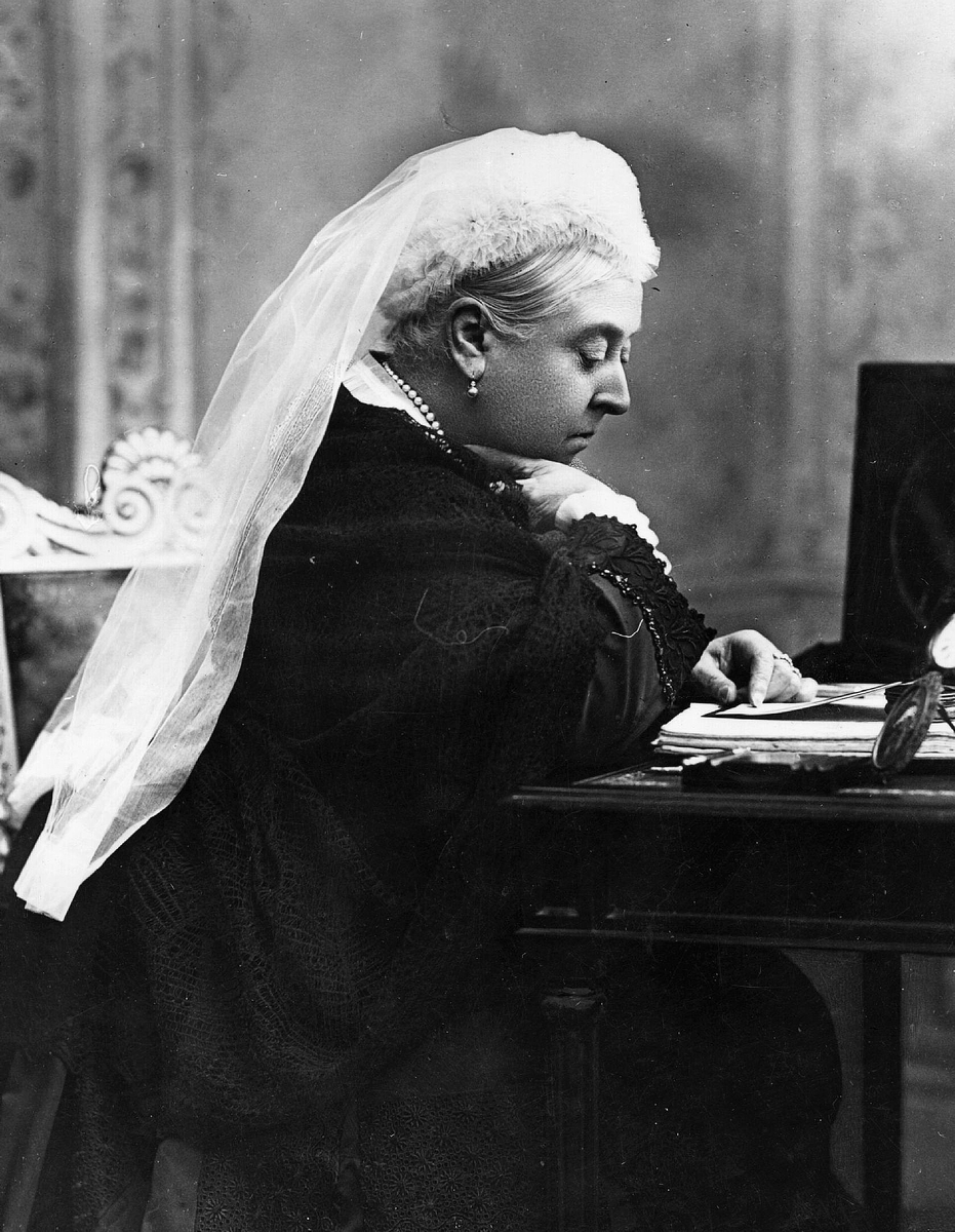 From adolescence to death, the queen faithfully kept her journal