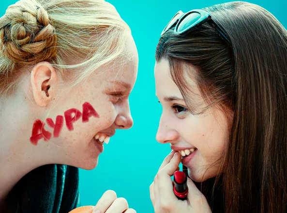 Постер сериала "Сама дура" 