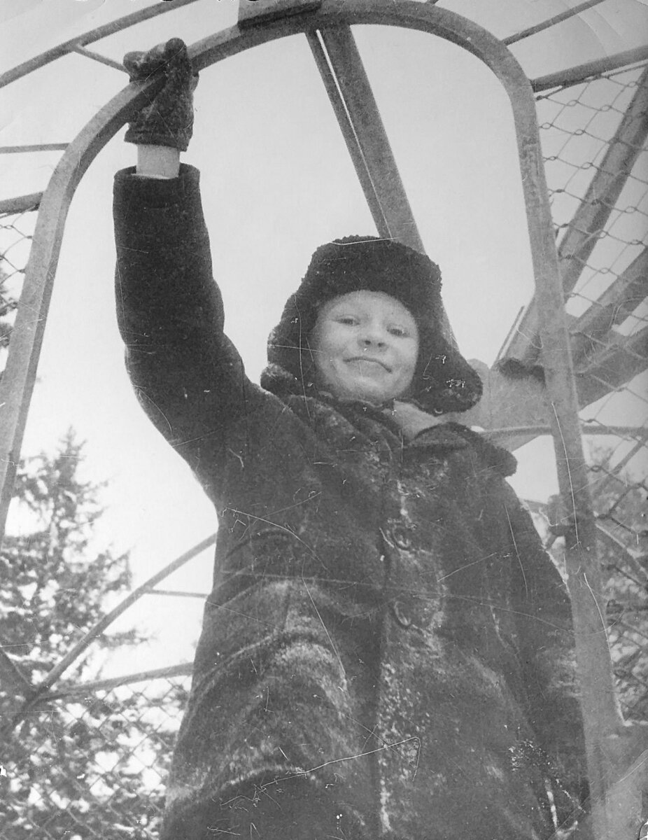 Зимние забавы были ничуть не хуже летних, и мы с нетерпением ждали зиму. Фото: meshok.net