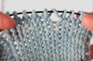 Накид в вязании спицами ажурных узоров | Рукодельница