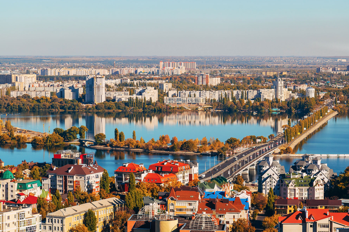 Проживает в городе воронеж