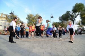  📷    Денис Паслер принял участие в открытии обновленного сквера у ДК «ТРЗ» в Оренбурге Белов Михаил Александрович