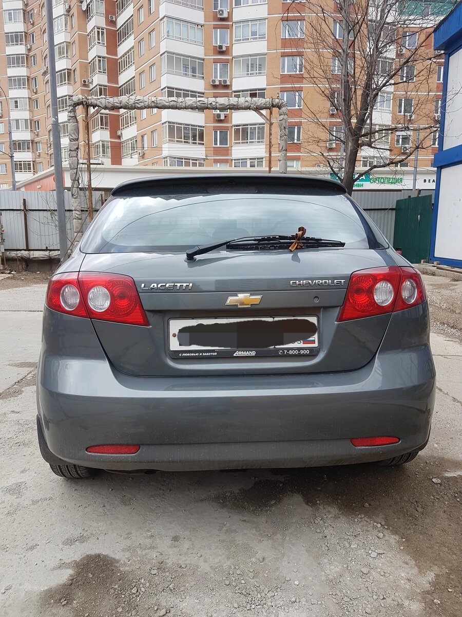 Chevrolet Lacetti с объёмом 1.6 литра в кузове хетчбэк
