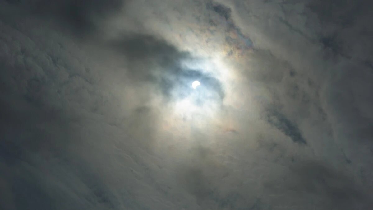 Хотя почти никто не увидел большую часть частичного солнечного затмения 30 апреля, это не относится к следующему событию 25 октября. Фото: pxhere.com