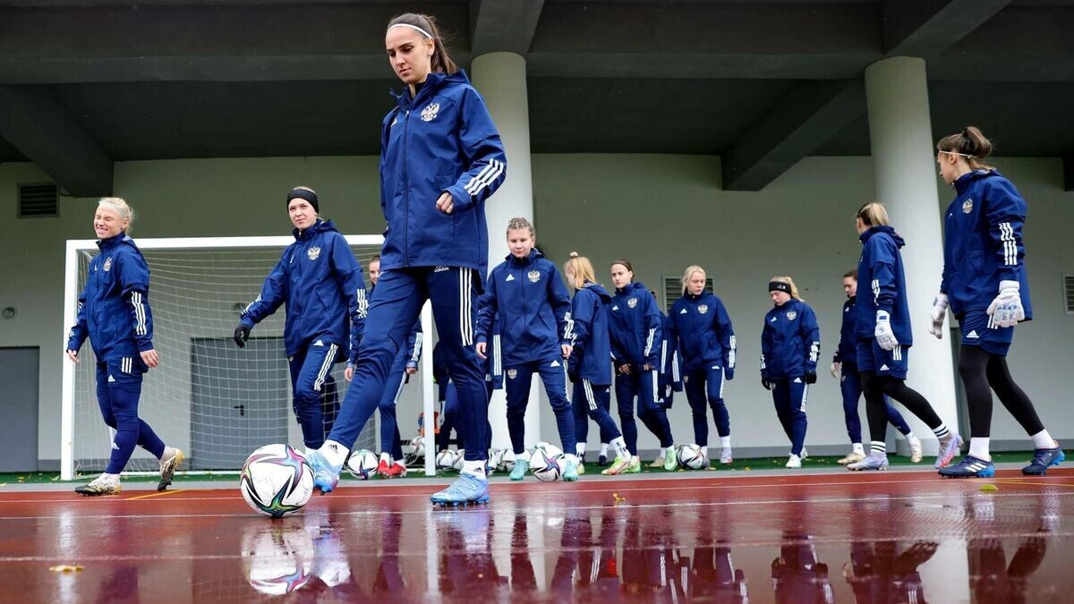    Футболистки сборной России© Фото : Михаил Шапаев / сайт РФС