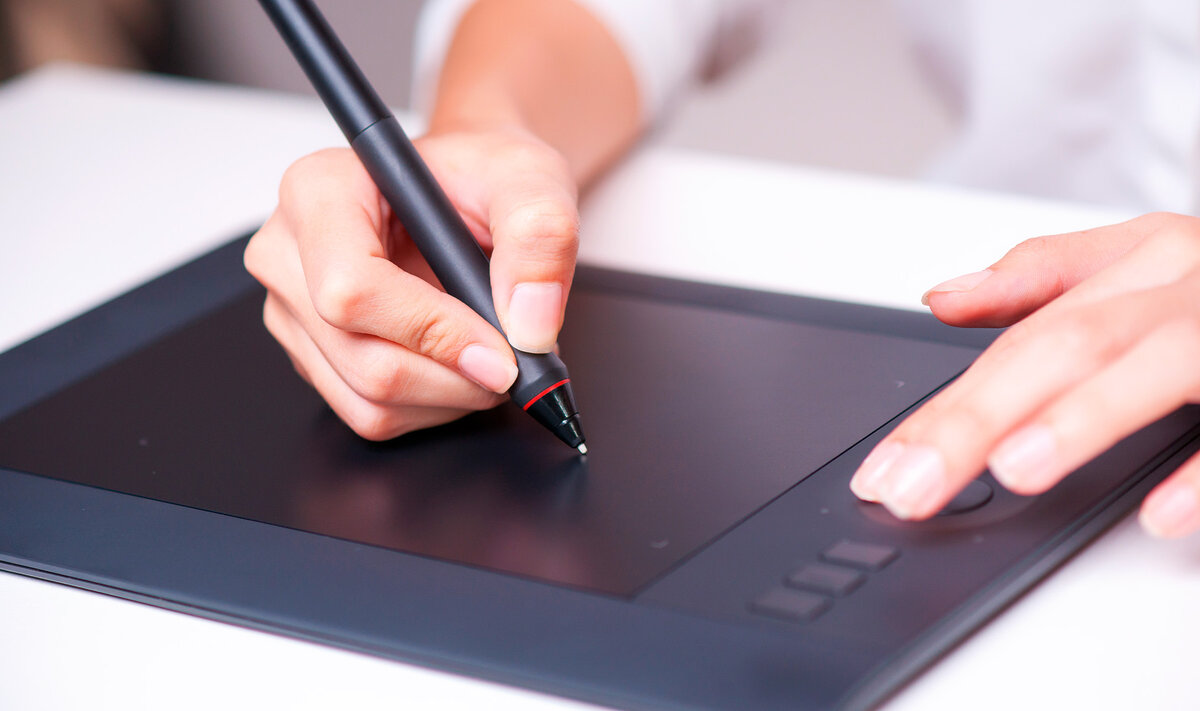 Вы также можете прибегнуть к созданию иллюстраций в режиме реального времени — этот прием называется digital live scribing. Фото: Elena Kharichkina / Shutterstock.com 