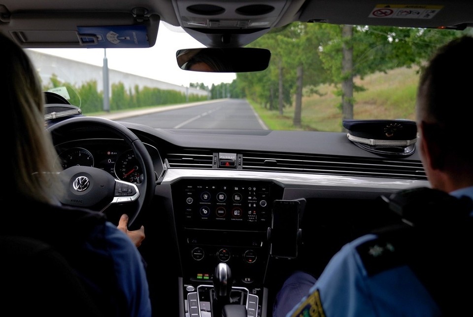     Белорус под наркотиками ехал на украденной легковушки без прав. Фотоиллюстрация: Polizei Sachsen | Philipp Thomas