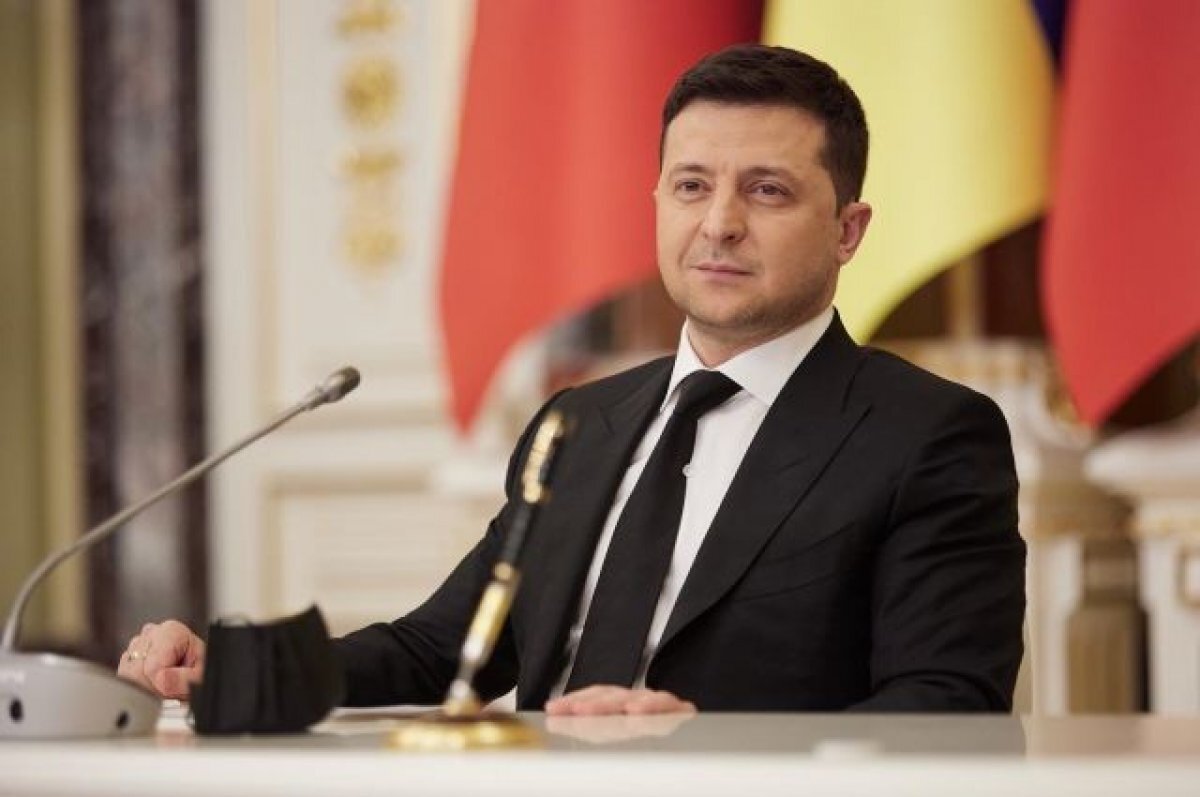    СМИ: Зеленский после инцидента в Польше хотел поговорить с Байденом