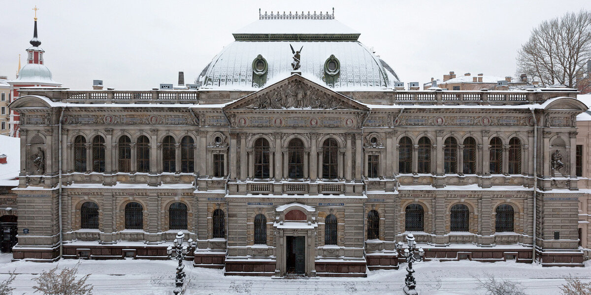 Здание Музея прикладного искусства Академии Штиглица