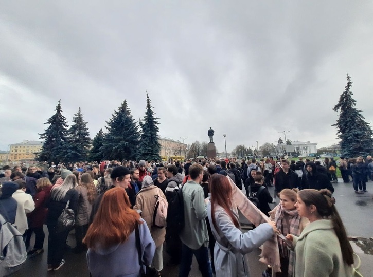     Сотни выпускников покидают стены ПсковГУ ежегодно / Фото: архив ПЛН