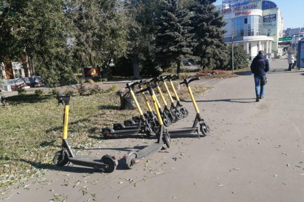    В Новосибирск компании заплатят неустойку за парковку электросамокатов