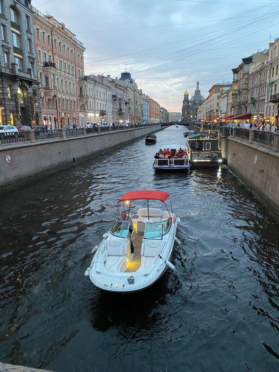 Город на Неве, Петербург 