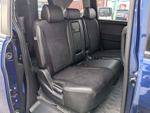 Микроавтобус для небогатых: расход 5л/100 км, 7 мест и цена 800 000 ...