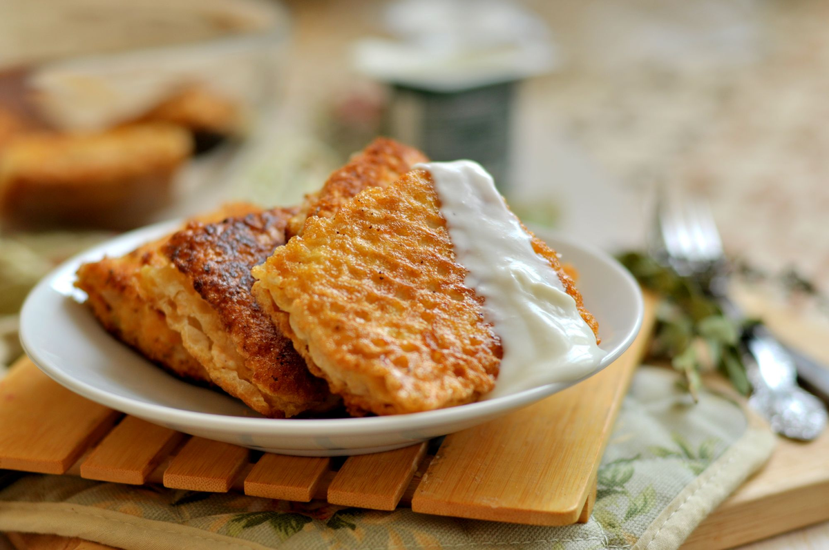 мясные вафли. бутерброды с венскими вафлями. вафельная пицца. бельгийская вафля пицца. вафли с фаршем в кляре.