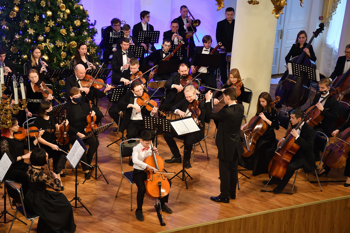 Безусловно, огромное уважение профессионалам своего дела. Идеально музицировать - огромный труд и концентрация.