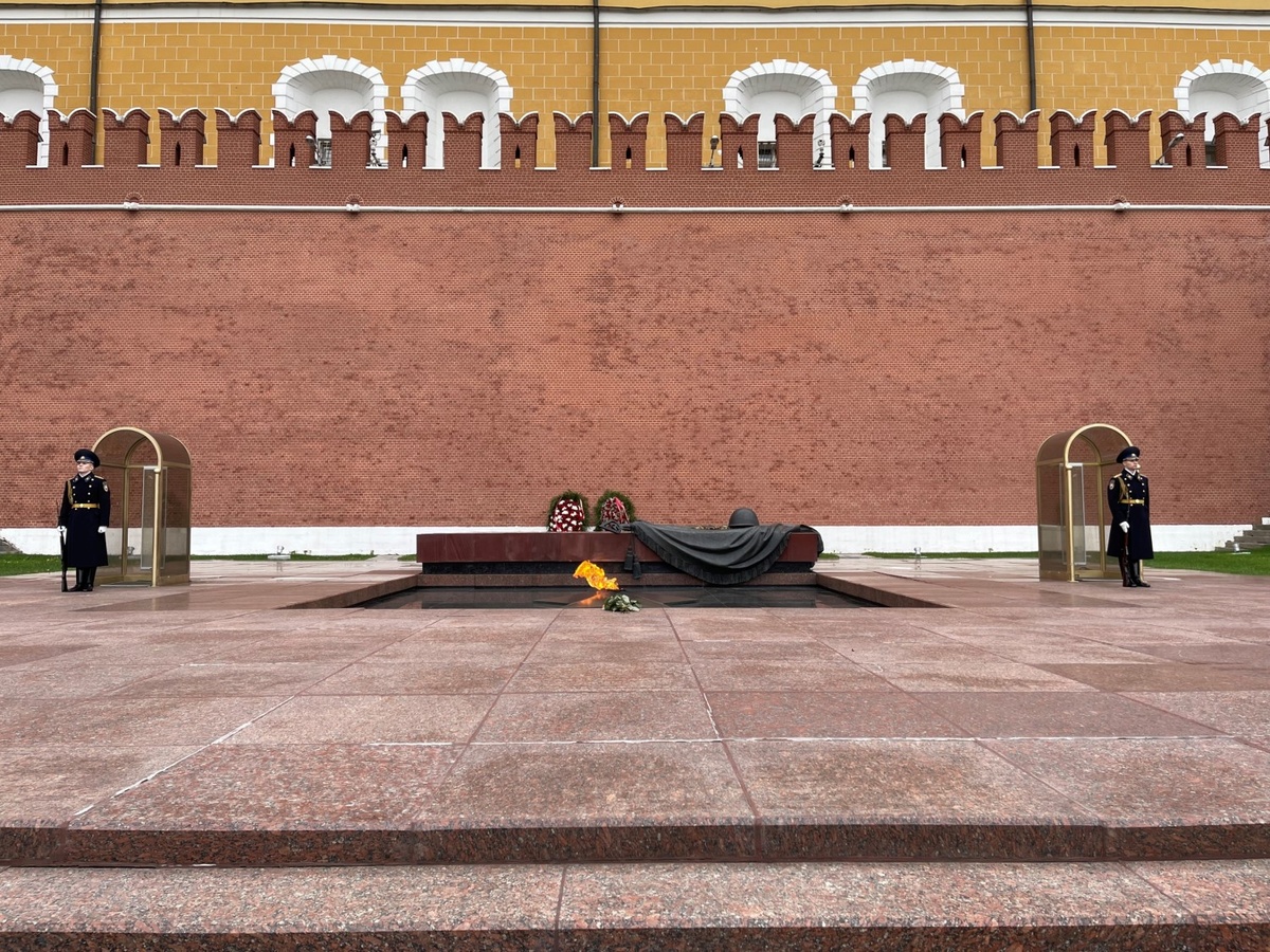Москва. Вечный огонь. Александровский сад