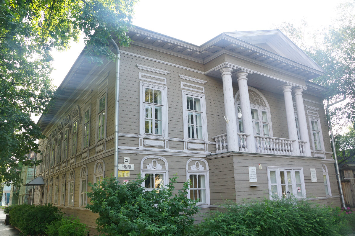 Дом Соковикова 1830 года,  Советский проспект, д. 20