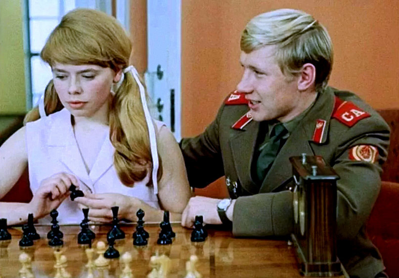 кадр из фильма «Семь невест ефрейтора Збруева»