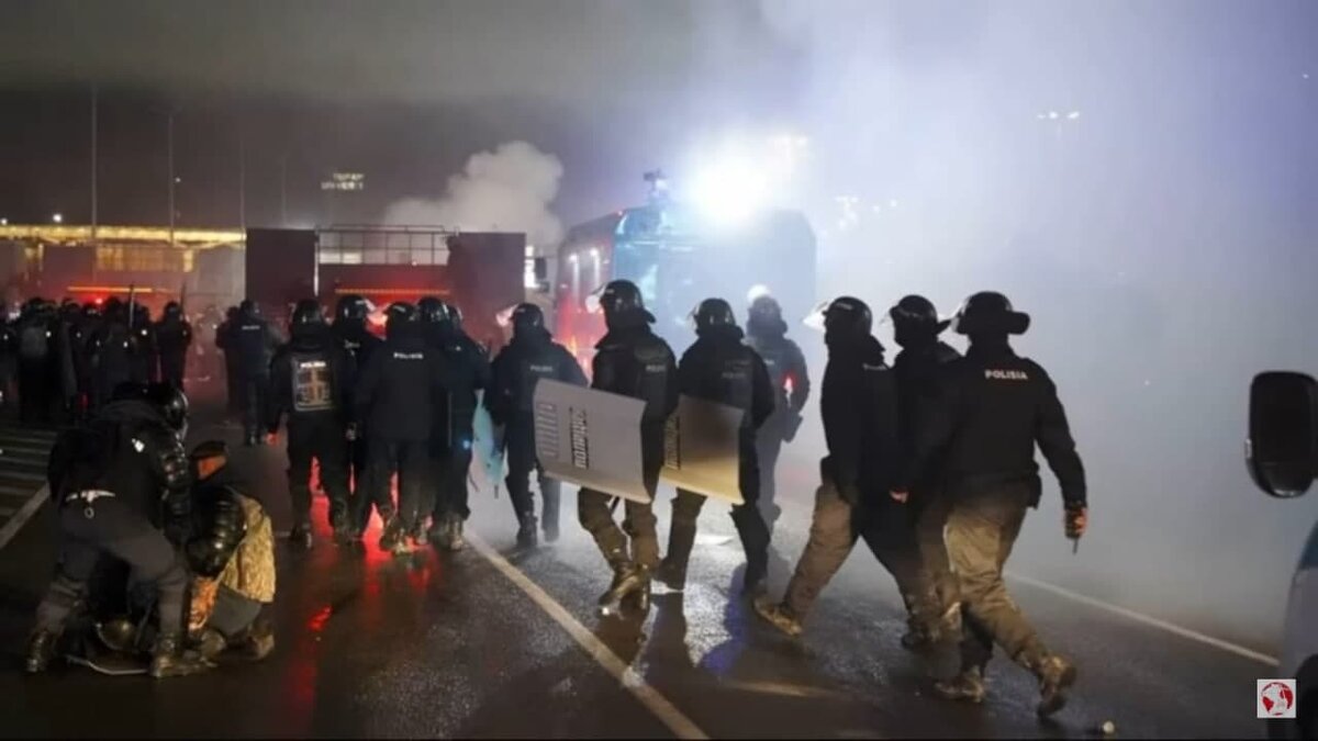 youtube.com Мирные протесты в Казахстане быстро переросли в вооруженное восстание 