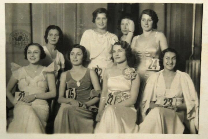 Девушки Турецкой республики учавствуют в конкурсе красоты 