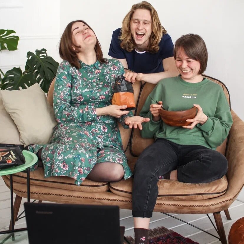 Часть брусничной команды