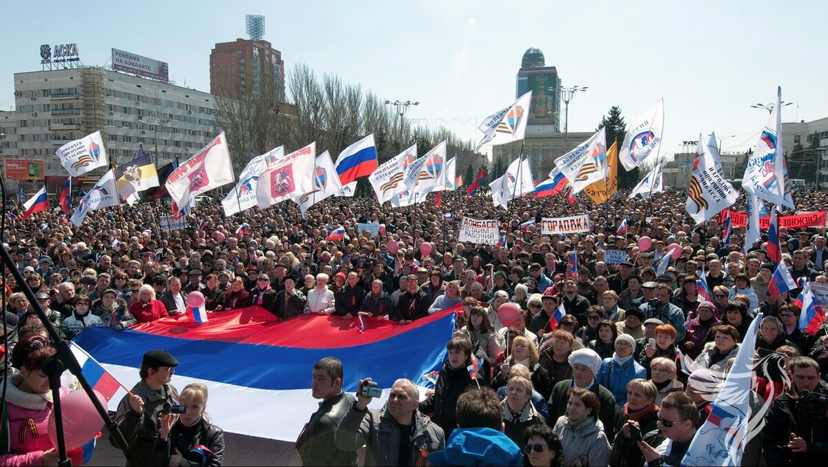 Донбасс время. Русская Весна 2014 Донбасс. Протесты на Донбассе 2014. Донбасс март 2014. Русская Весна 2014 Донецк Луганск.