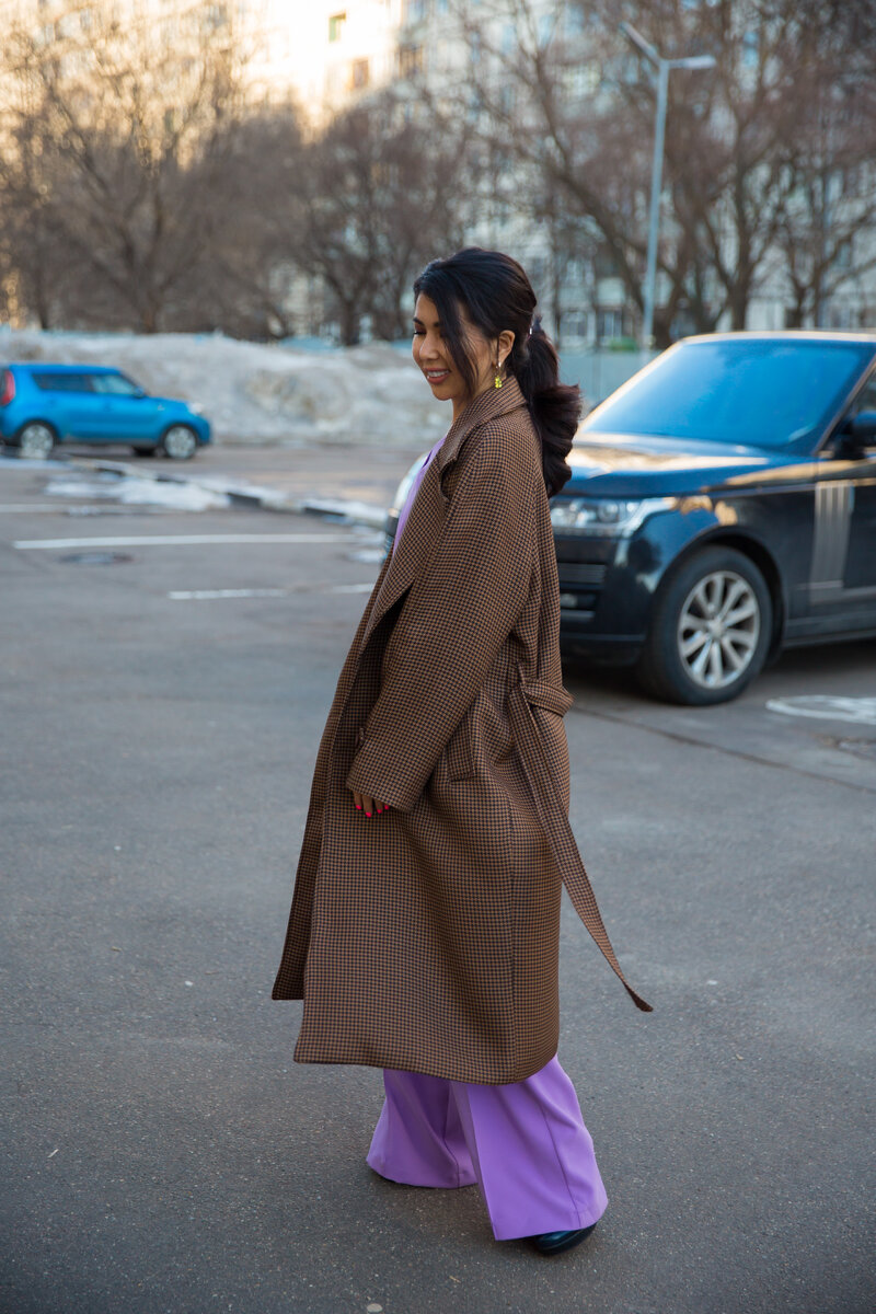 Объёмный тренч в глубоком шоколадном оттенке