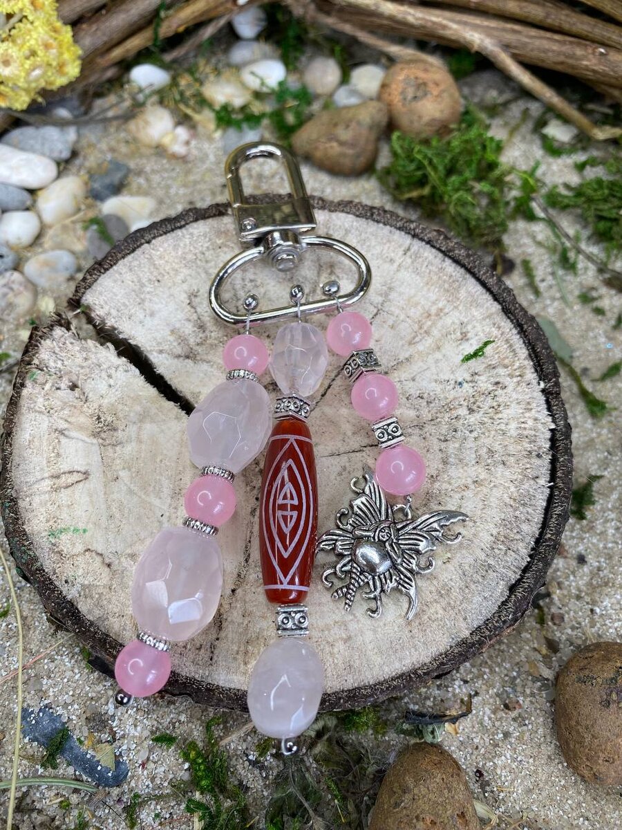 Заговоренный кулон с бусиной Дзи