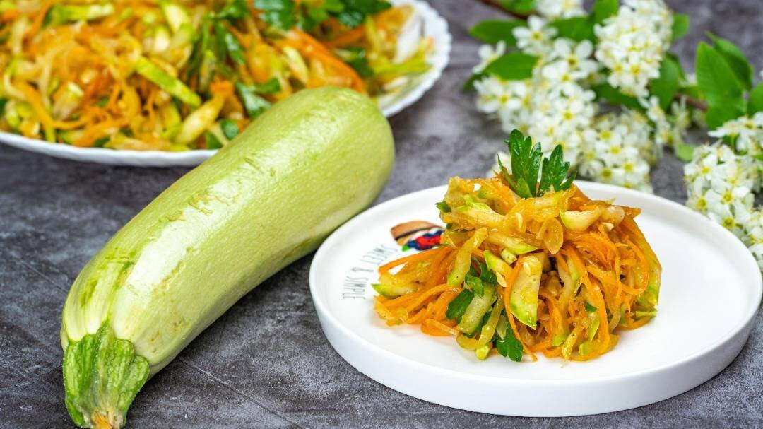 Тушеные кабачки с морковью и луком — рецепт с пошаговыми фото и видео