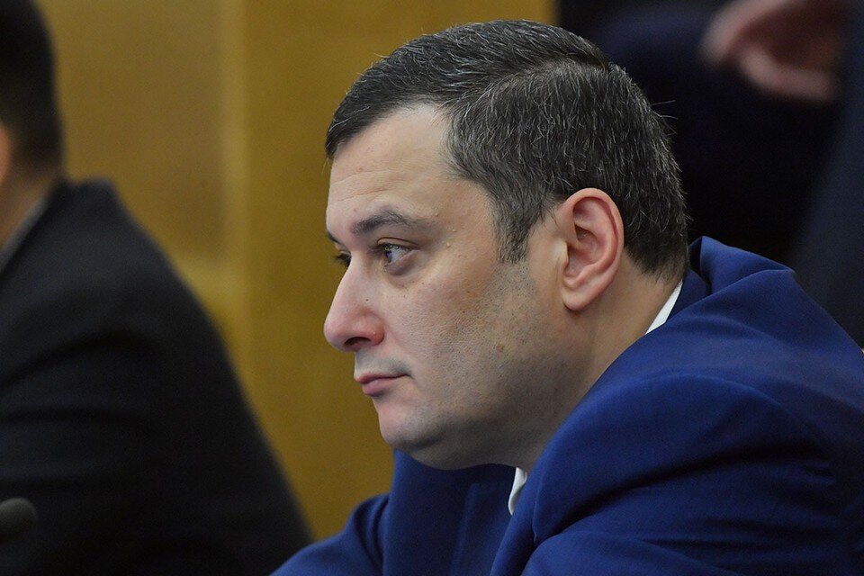     Глава профильного комитета Госдумы Александр Хинштейн написал в своем телеграм-канале, что запрет на подобную пропаганду следует распространить на СМИ, интернет, соцсети, онлайн-кинотеатры Владимир ВЕЛЕНГУРИН