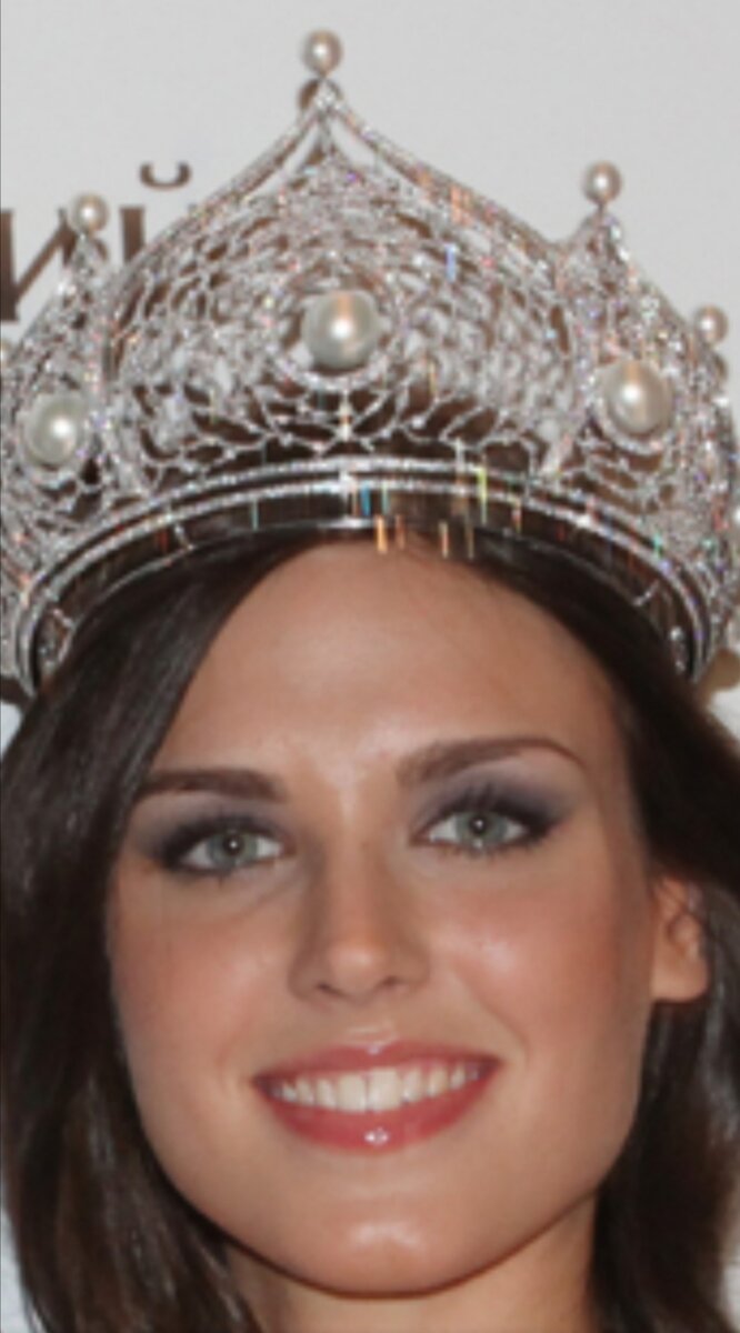 Юная Ирина, тогда еще новоиспеченная королева красоты