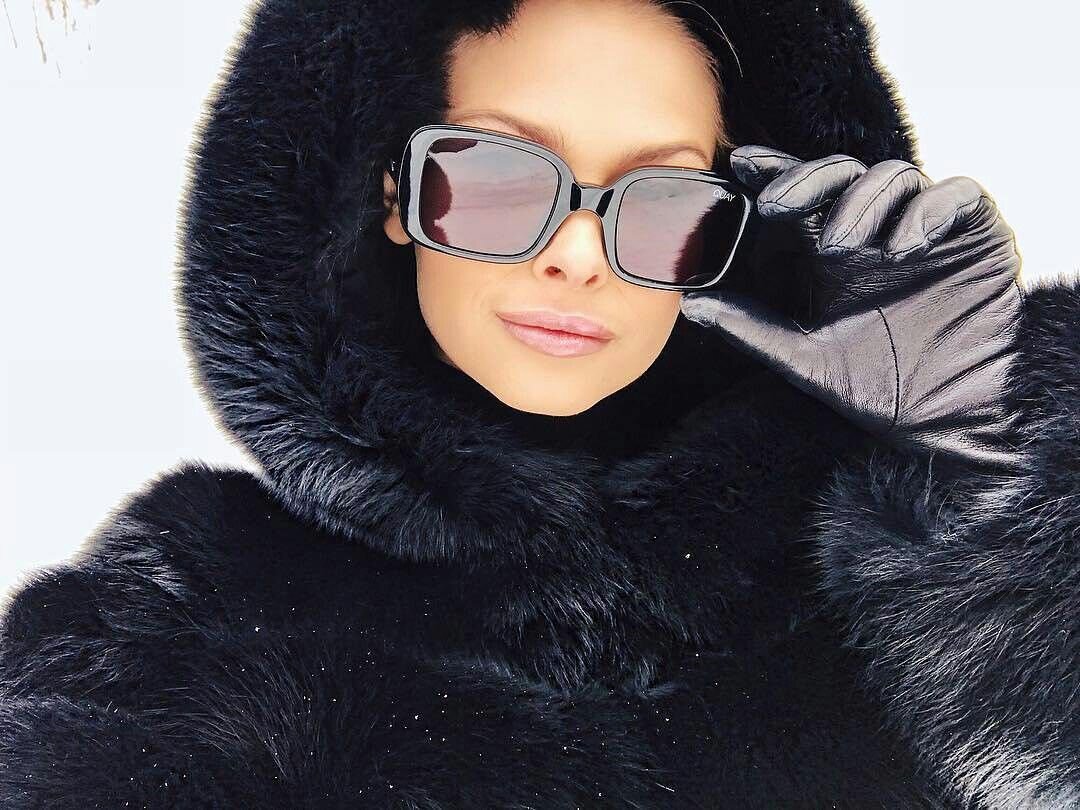 Красивое сочетание очков и шубы. Фото из Интернета.