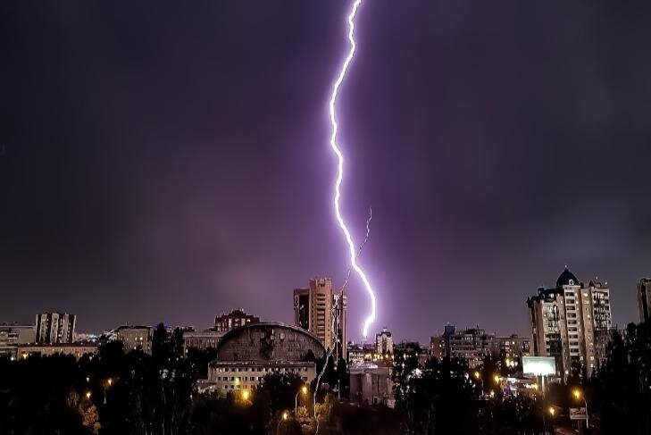    Фото жителей Новосибирска из городских пабликов.
