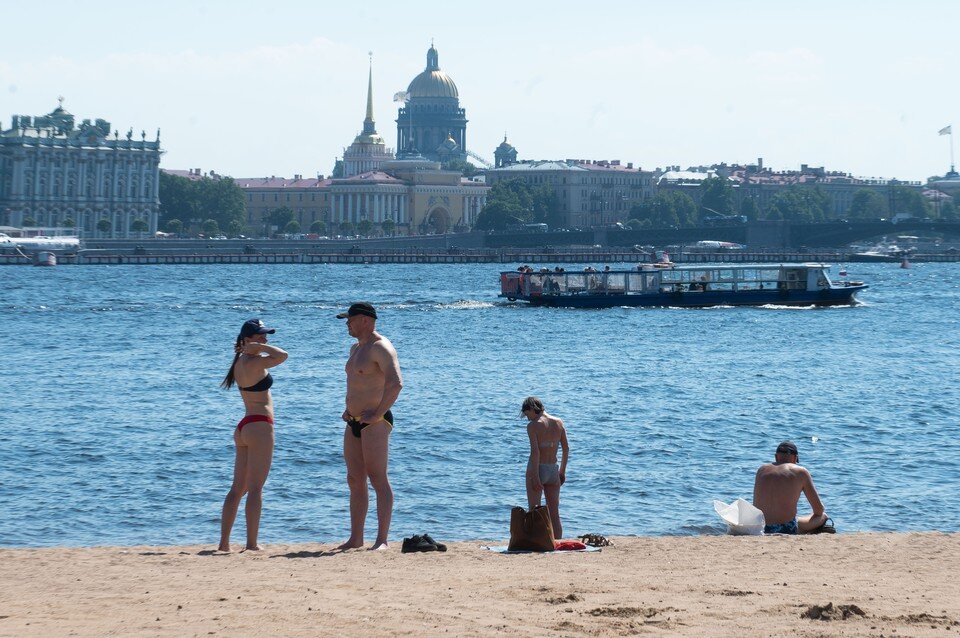     Все пляжи Петербурга оказались непригодными для купания  ПЫХАЛОВА Юлия (архив)