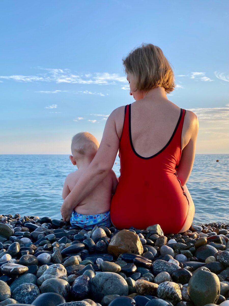 Главное — взять с собой в отпуск отличную компанию :)