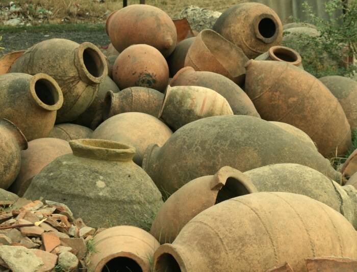 Древние черепки с вином