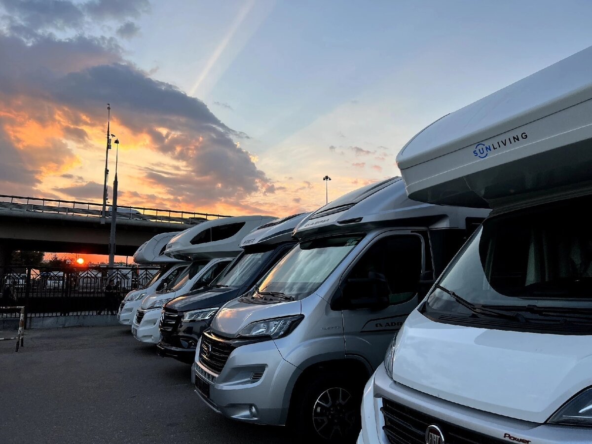 "Яхты на колёсах", проспект Мира, 150