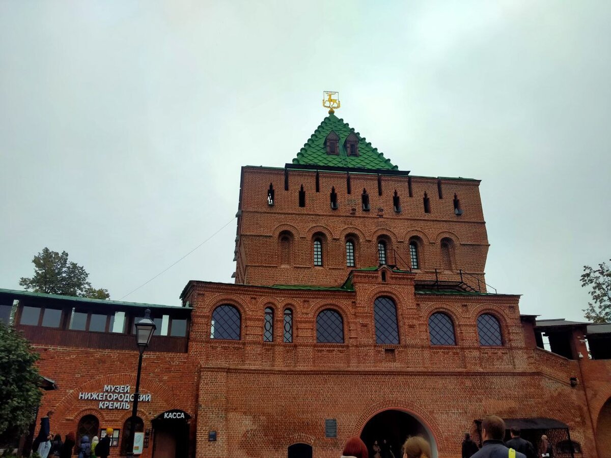 Дмитриевская (Дмитровская) башня 