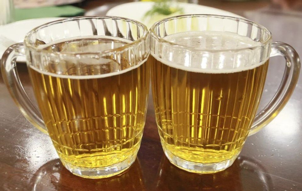     Девушка выпила пиво, когда взрослых не было дома Олег УКЛАДОВ