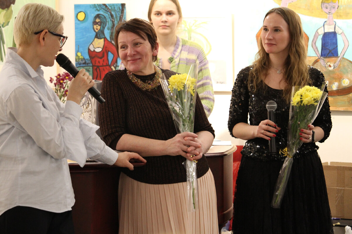 Ирина Музырина - Председатель Творческого Союза художников, кураторы фестиваля - Ольга Спиркова, Алиса Спиркова