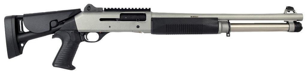 Невозможность использования полноценного складного приклада для Benelli M4 обусловлена размещением в возвратного механизма в трубке приклада