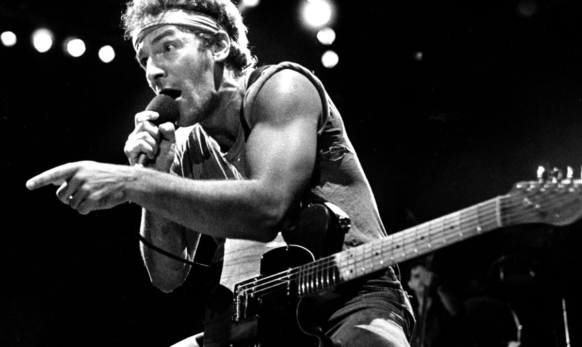 Брюс Спрингстин. Брюс Спрингстин 1984. Bruce Springsteen 2022. Bruce Springsteen в молодости.