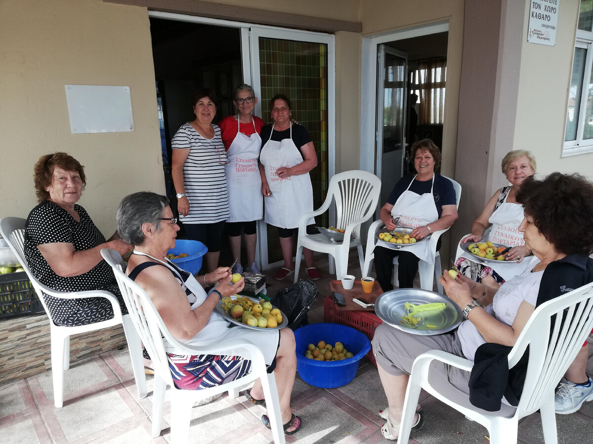 Меня нет, я снимаю)