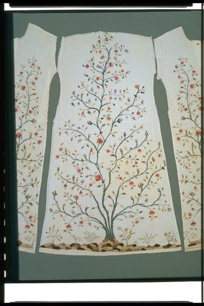 выкройка с вышивкой- из альбома музея Виктории и Альберта