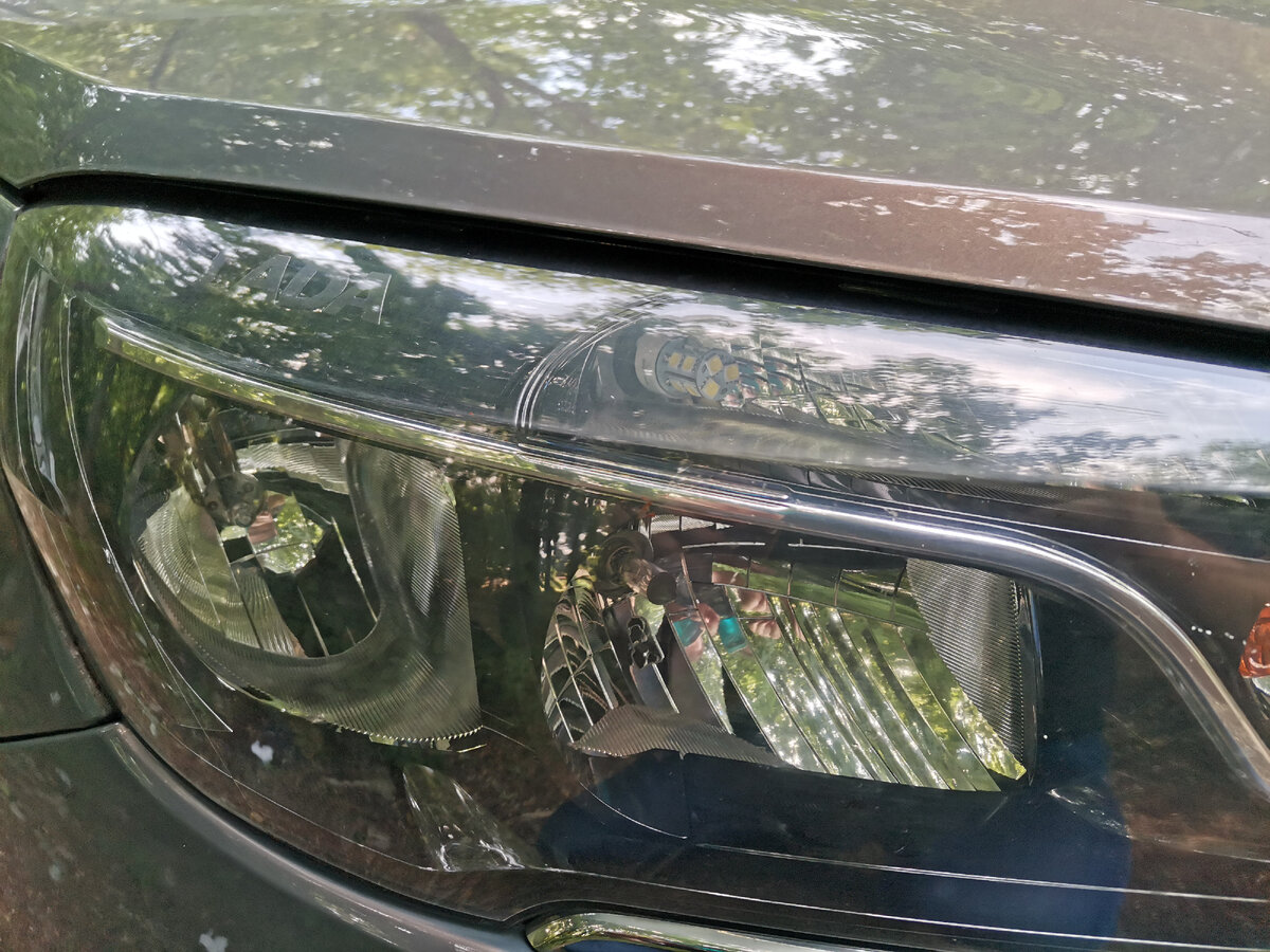 Куплю недорого разбитую фару Весты за символическую цену - Lada Vesta, 1,6 л, 20