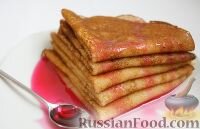 1. В миску влить молоко и воду, всыпать сахар, соль, хорошо размешать.2. Добавить яйца, тщательно взбить венчиком.3. Постепенно всыпать просеянную муку, постоянно взбивая, мука должна полностью вмешаться, без комочков.4. В конце влить растительное масло, перемешать. Тесто получится как очень жидкая сметана.5. Сковороду, желательно с толстым дном, хорошо разогреть. Половником набираем тесто (примерно 1/3 половника), выливаем на сковородку и, вращая сковороду, круговыми движениями распределяем равномерно тесто. Жарить около 15 секунд, до золотистых краёв.6. Поддеть край блинчика ножом или силиконовой лопаткой и перевернуть (я переворачиваю руками, это совсем не страшно и не горячо). Обжарить со второй стороны и, так же поддев краешек, снять со сковороды.7. Горячий блин смазать сливочным маслом. Жарим блины из всего теста и складываем стопочкой.8. Подать можно с любым сиропом, сгущенным молоком, растопленным шоколадом и с чем позволит ваша фантазия.Приятного аппетита!!