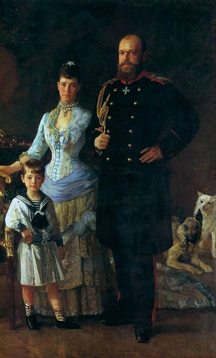 Императрица Мария Фёдоровна с мужем и сыном Михаилом, 1884 год.