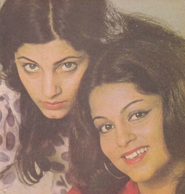 Симпл с сестрой Димпл. фото взято с Твиттера.