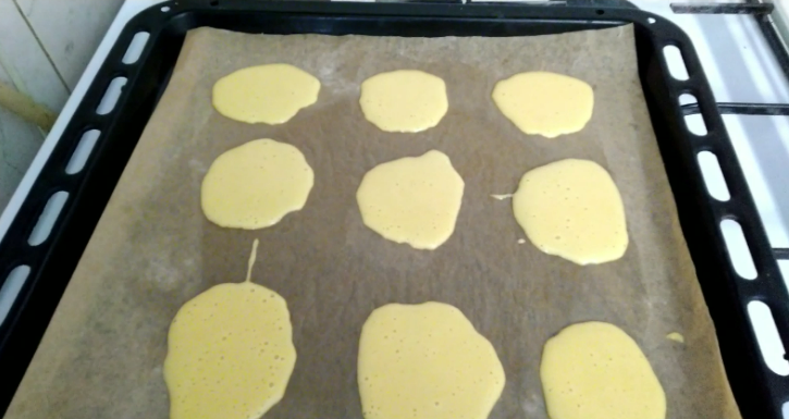 бисквиты перед выпечкой