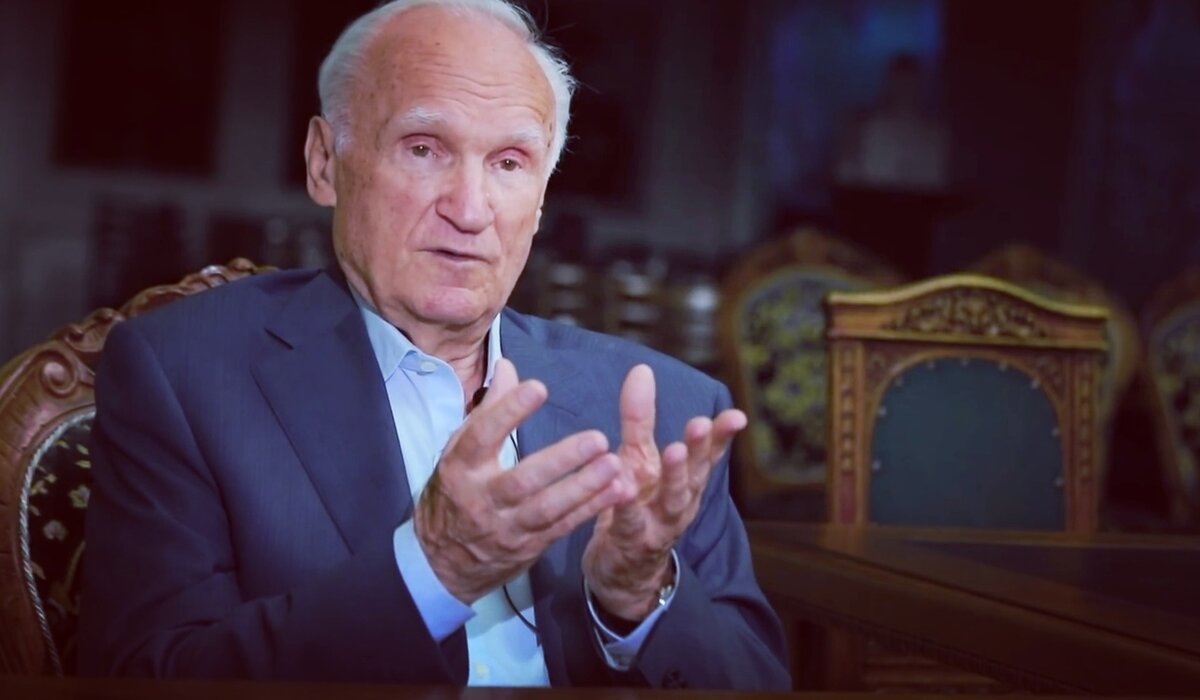 Алексей Ильич Осипов — учёный-богослов, педагог и публицист, доктор богословия, заслуженный профессор Московской духовной академии, апологет, проповедник, писатель, православный катехизатор.